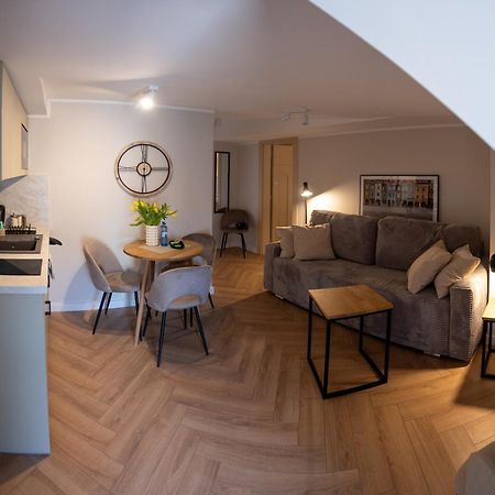 Apartamenty Drevny Kocur Poznań Exteriör bild